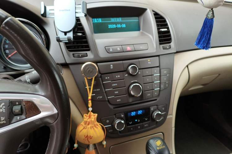 Used Buick Regal 2010 2.0L Expo Edition Audio And AC Panel