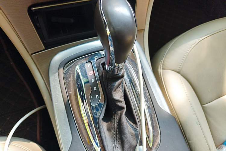 Used Buick Regal 2010 2.0L Expo Edition Gear Lever