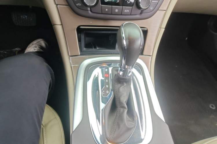 Used Buick Regal 2010 2.0L Expo Edition Gear Lever