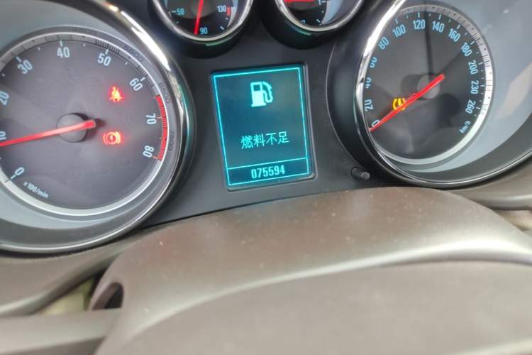 Used Buick Regal 2010 2.0L Expo Edition Odometer Close Up
