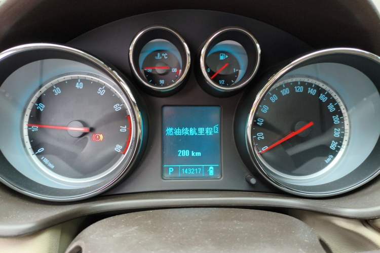 Used Buick Regal 2010 2.0L Expo Edition Odometer Close Up