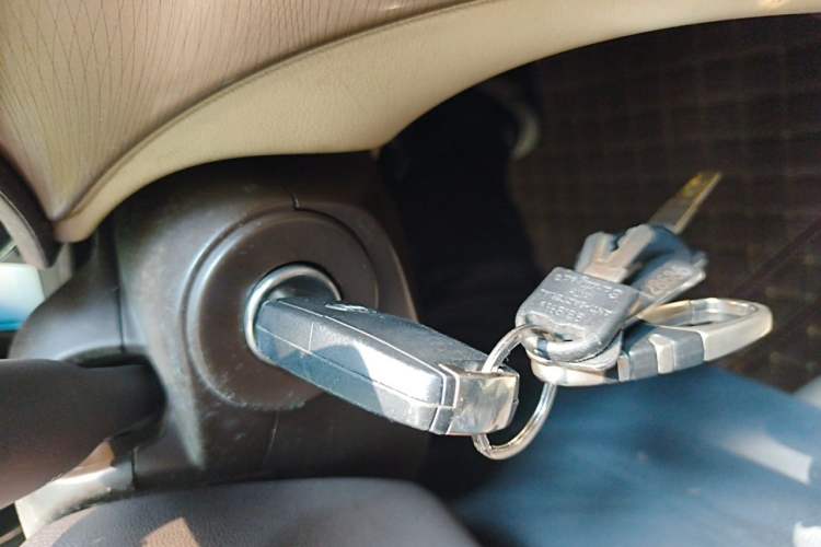 Used Buick Regal 2010 2.0L Expo Edition Vehicle Key