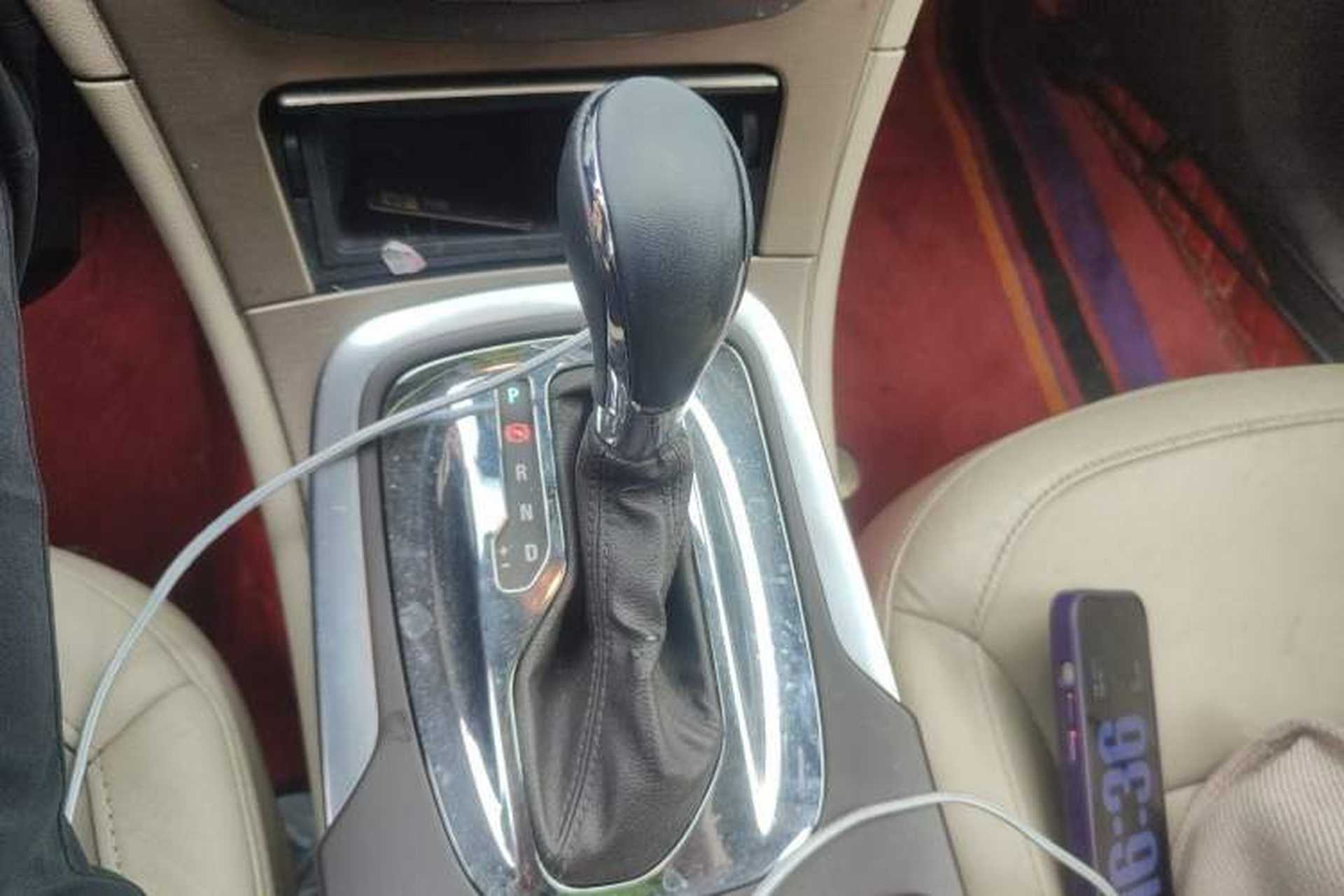 Used Buick Regal 2010 2.0L Expo Edition Gear Lever