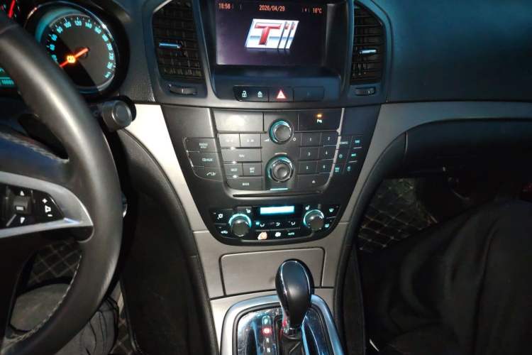 Used Buick Regal 2010 2.0T Luxury Sport Edition Audio And AC Panel
