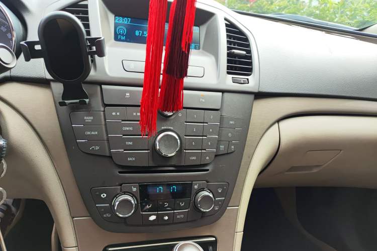 Used Buick Regal 2010 2.0L Expo Edition Audio And AC Panel
