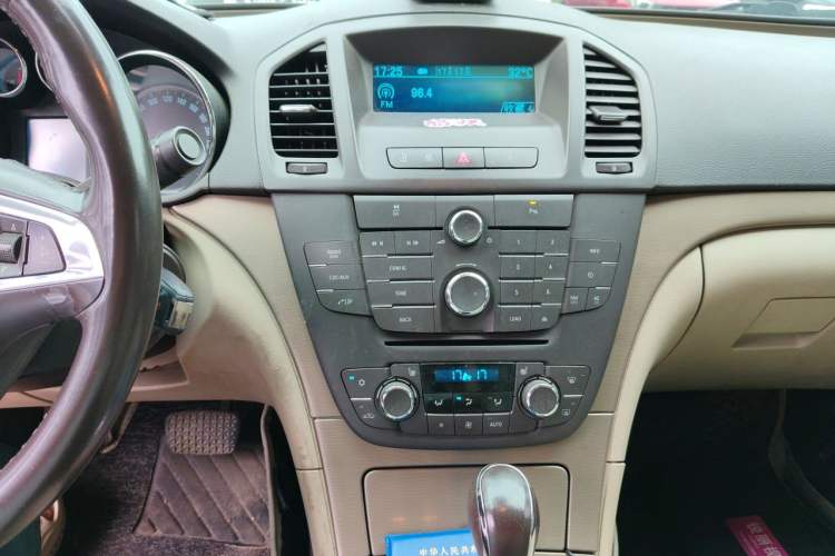Used Buick Regal 2010 2.0L Expo Edition Audio And AC Panel