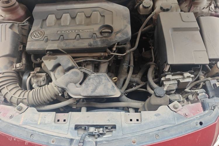 Used Buick Regal 2010 2.0L Expo Edition Engine Bay