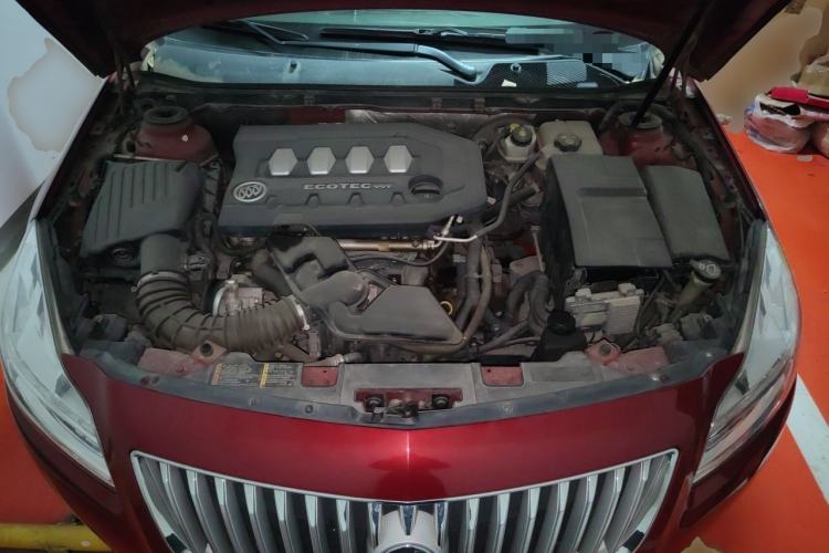 Used Buick Regal 2010 2.0L Expo Edition Engine Bay