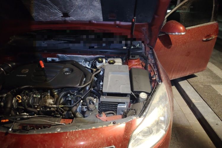 Used Buick Regal 2010 2.0T Luxury Sport Edition Engine Bay Left