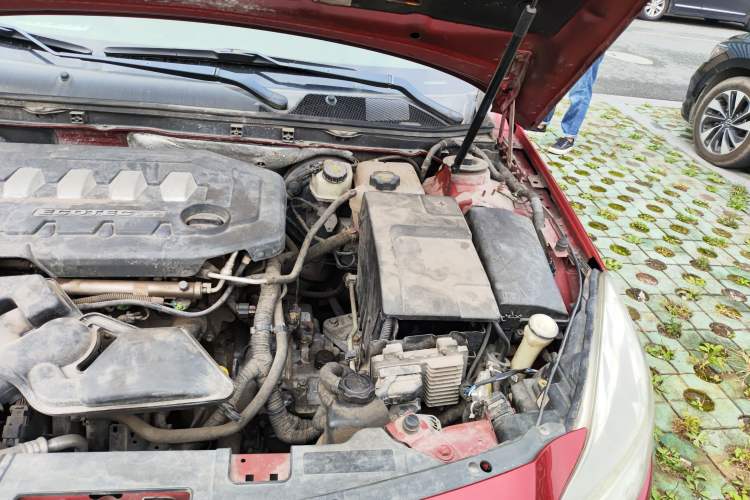 Used Buick Regal 2010 2.0L Expo Edition Engine Bay Left