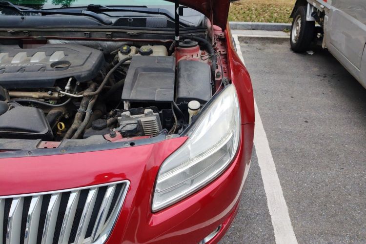 Used Buick Regal 2010 2.0L Expo Edition Engine Bay Left
