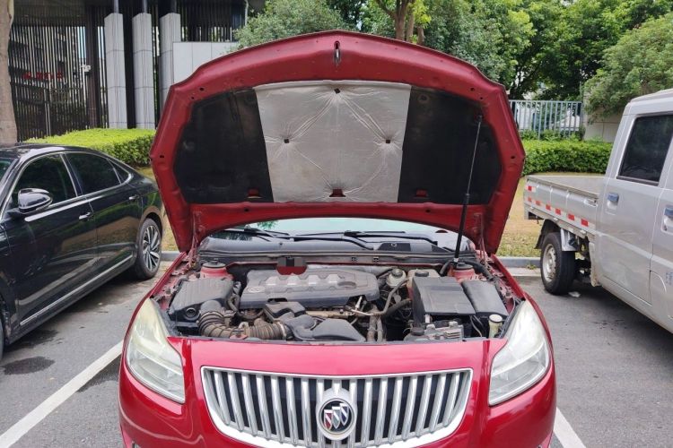 Used Buick Regal 2010 2.0L Expo Edition Engine Bay