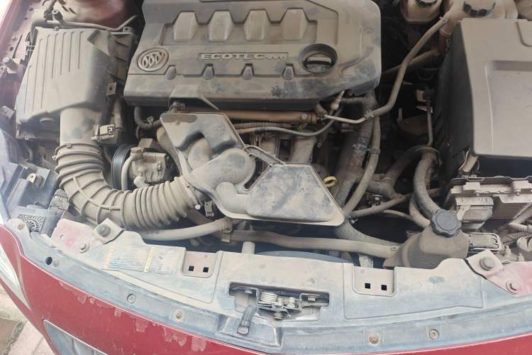 Used Buick Regal 2010 2.0L Expo Edition Engine Bay Right