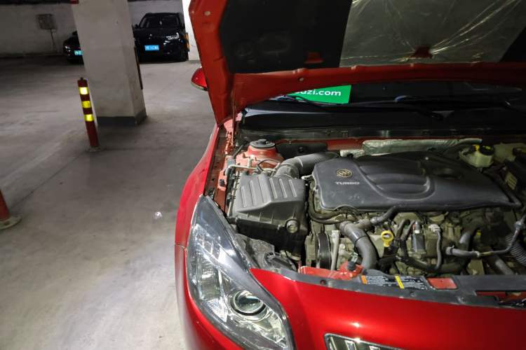 Used Buick Regal 2010 2.0T Flagship Sport Edition Engine Bay Right