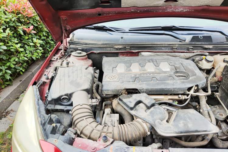 Used Buick Regal 2010 2.0L Expo Edition Engine Bay Right