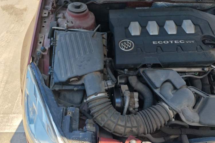 Used Buick Regal 2010 2.0L Expo Edition Engine Bay Right