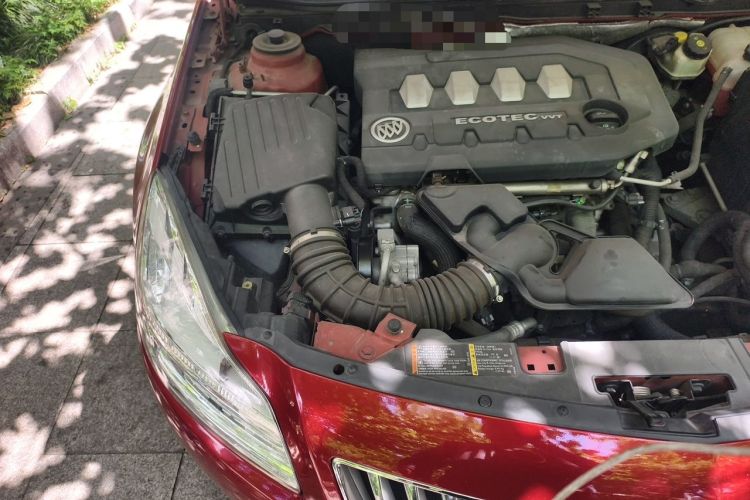 Used Buick Regal 2010 2.0L Expo Edition Engine Bay Right