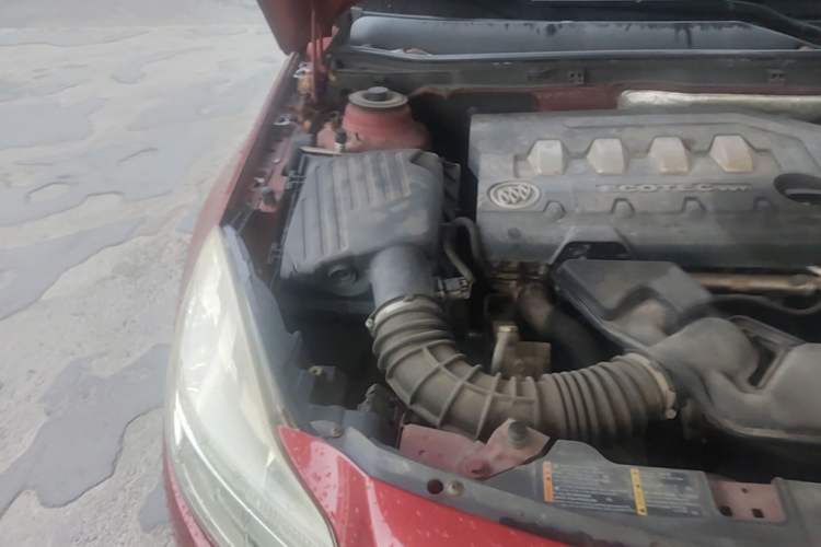 Used Buick Regal 2010 2.0L Expo Edition Engine Bay Right