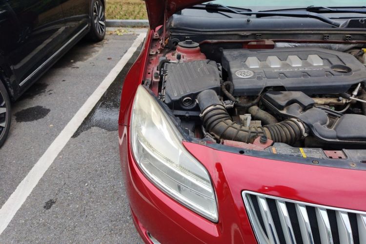 Used Buick Regal 2010 2.0L Expo Edition Engine Bay Right