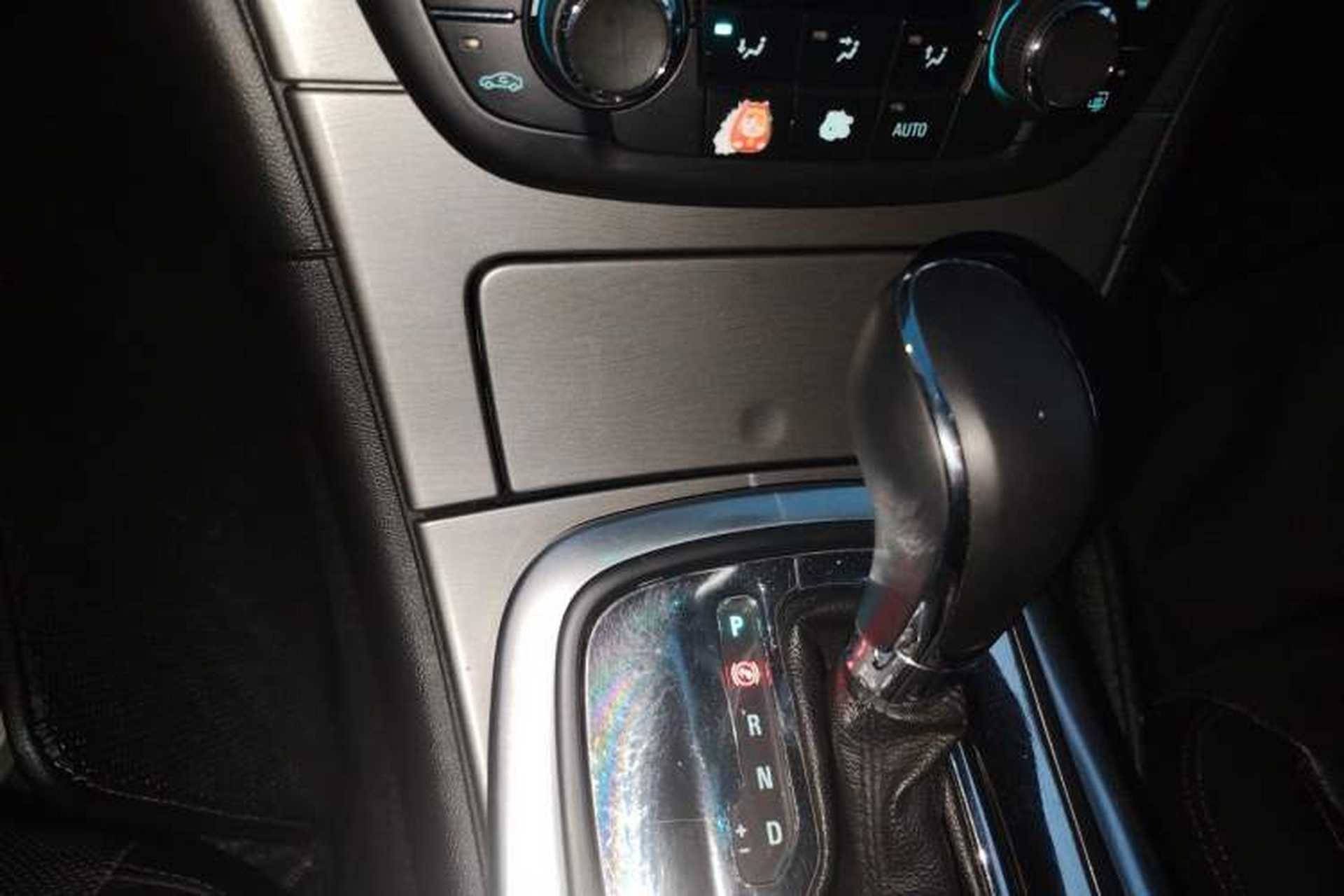 Used Buick Regal 2010 2.0T Luxury Sport Edition Gear Lever
