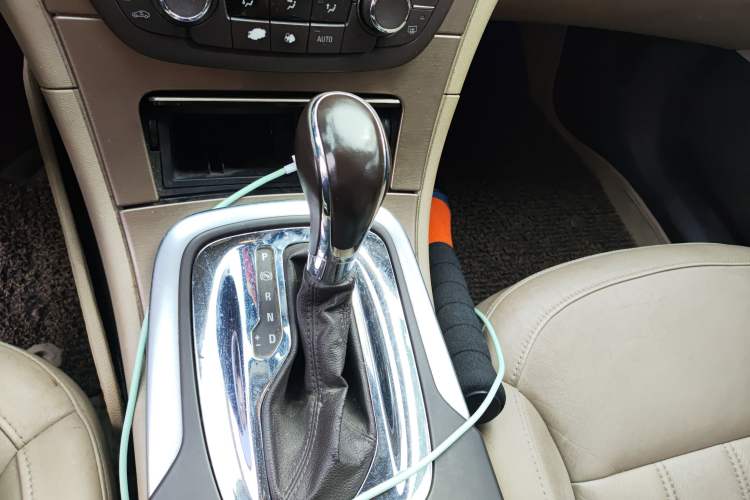 Used Buick Regal 2010 2.0L Expo Edition Gear Lever