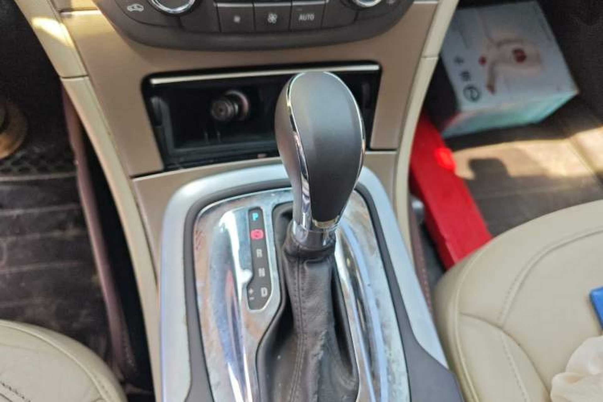 Used Buick Regal 2010 2.0L Expo Edition Gear Lever