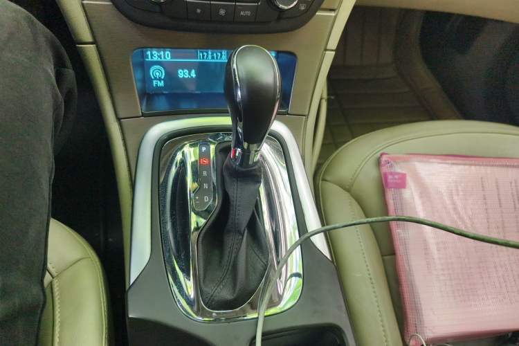 Used Buick Regal 2010 2.0L Expo Edition Gear Lever