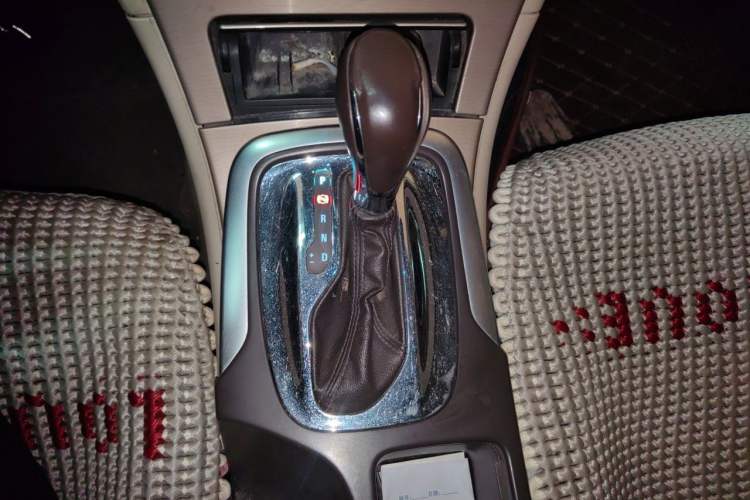 Used Buick Regal 2010 2.0L Expo Edition Gear Lever