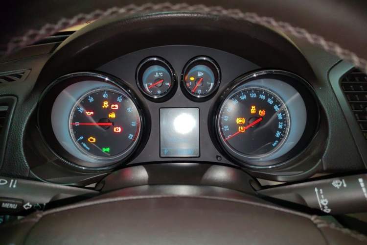 Used Buick Regal 2010 2.0L Expo Edition Instrument Cluster