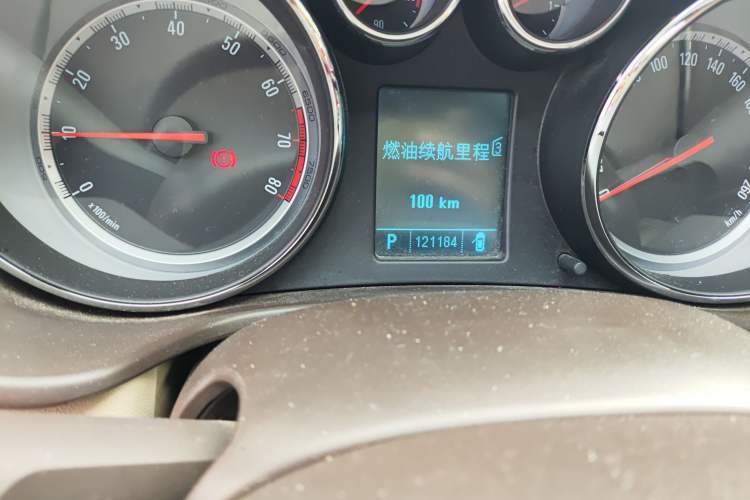 Used Buick Regal 2010 2.0L Expo Edition Odometer Close Up