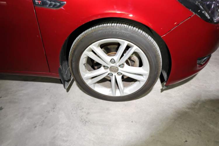 Used Buick Regal 2010 2.0T Flagship Sport Edition Right Front Wheel Hub