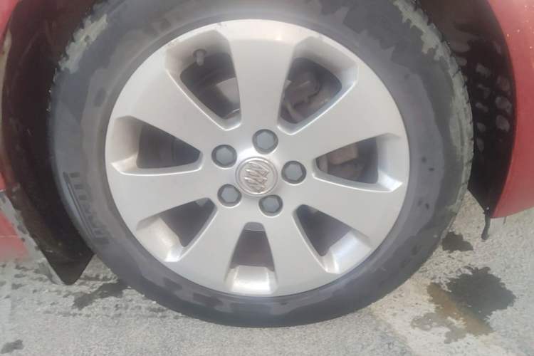 Used Buick Regal 2010 2.0L Expo Edition Right Front Wheel Hub