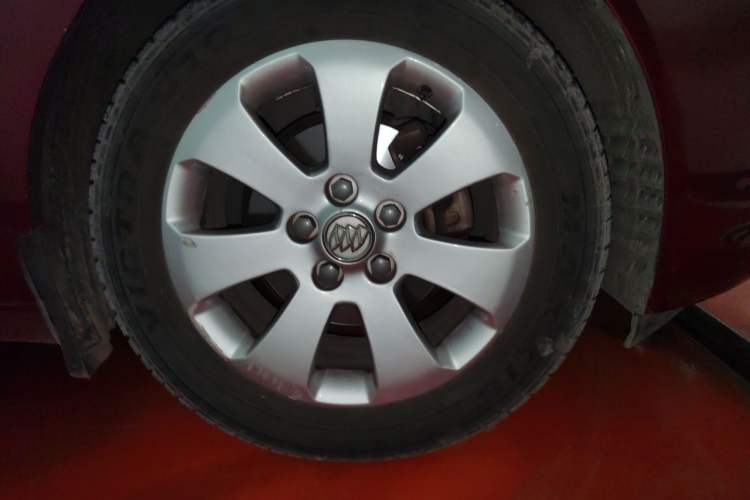 Used Buick Regal 2010 2.0L Expo Edition Right Front Wheel Hub