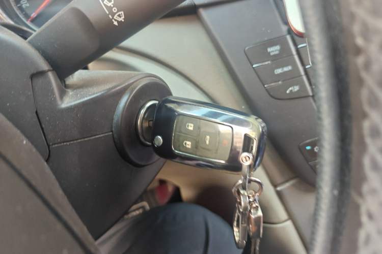 Used Buick Regal 2010 2.0L Expo Edition Vehicle Key