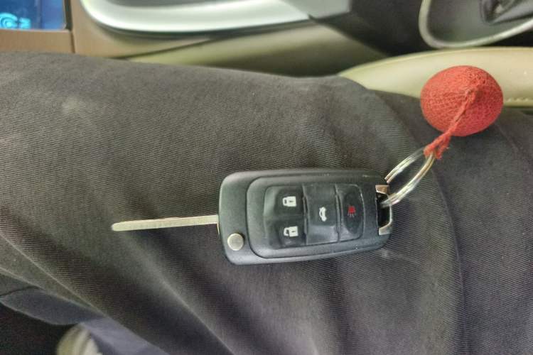 Used Buick Regal 2010 2.0L Expo Edition Vehicle Key