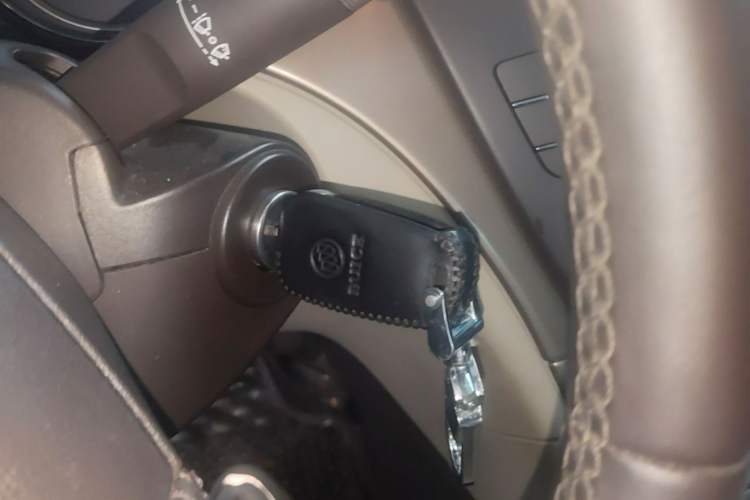 Used Buick Regal 2010 2.0L Expo Edition Vehicle Key