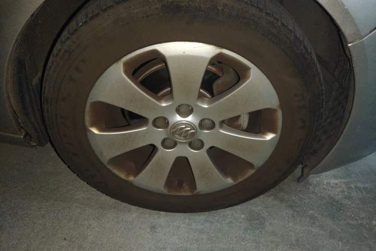 Used Buick Regal 2010 2.0L Expo Edition Right Front Wheel Hub