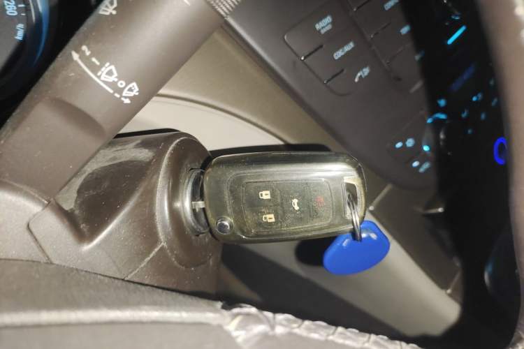 Used Buick Regal 2010 2.0L Expo Edition Vehicle Key
