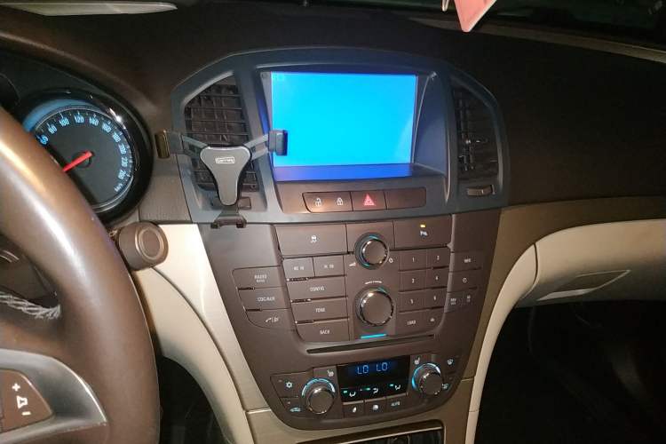 Used Buick Regal 2010 2.0L Expo Edition Audio And AC Panel