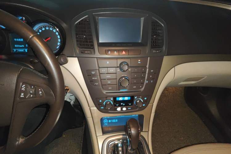 Used Buick Regal 2010 2.0L Expo Edition Audio And AC Panel