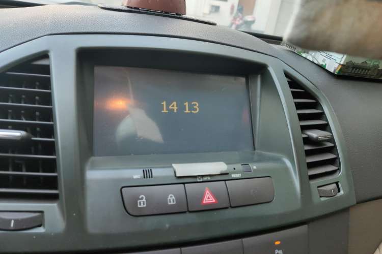Used Buick Regal 2010 2.0L Expo Edition Audio And AC Panel