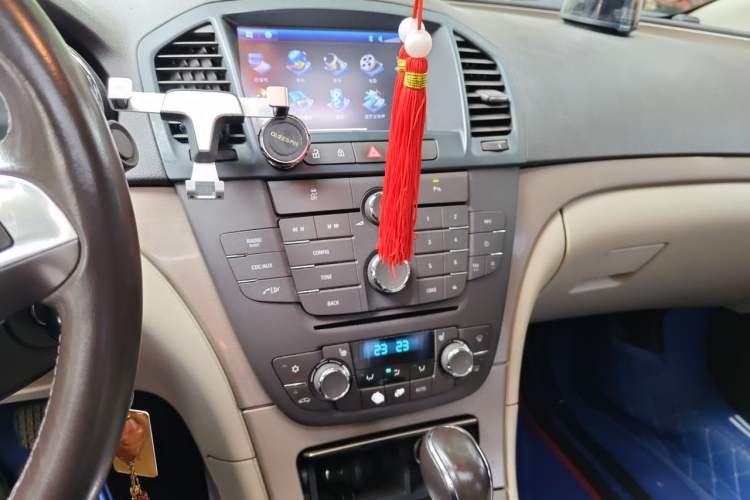 Used Buick Regal 2010 2.0L Expo Edition Audio And AC Panel