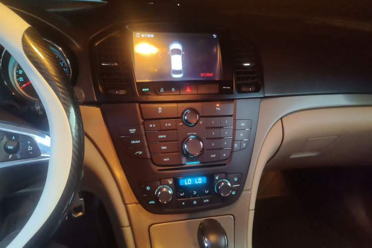 Used Buick Regal 2010 2.0L Expo Edition Audio And AC Panel