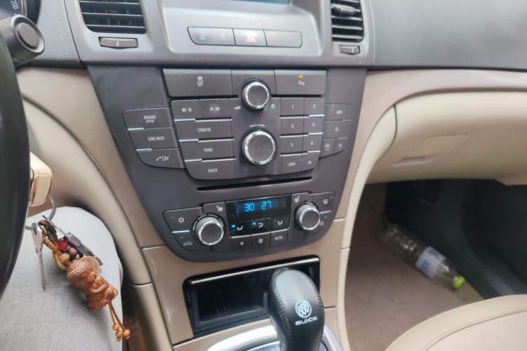 Used Buick Regal 2010 2.0L Expo Edition Audio And AC Panel