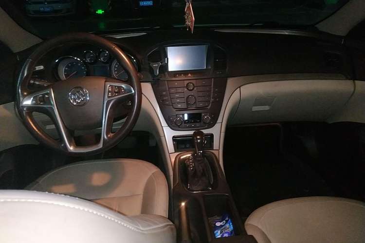 Used Buick Regal 2010 2.0L Expo Edition Center Console