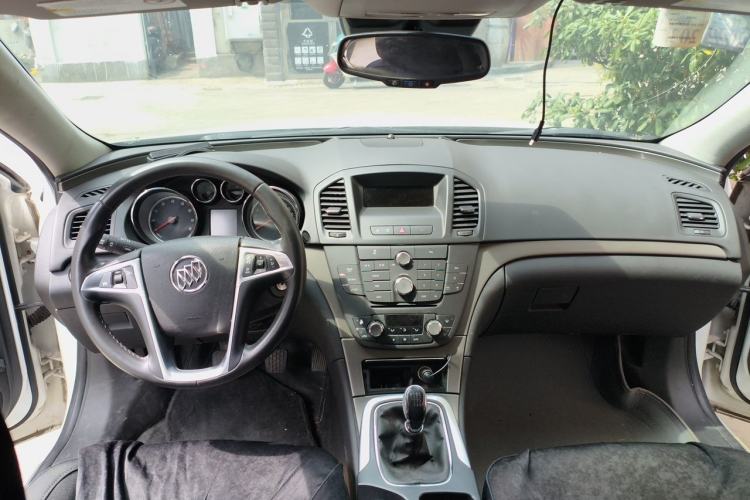 Used Buick Regal 2010 1.6T Elite Sport Edition Center Console