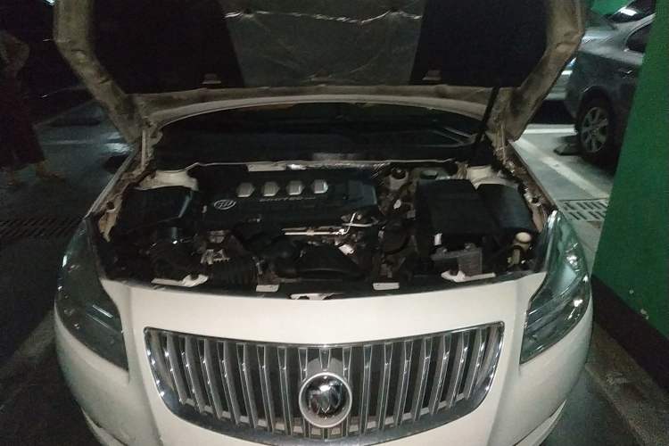 Used Buick Regal 2010 2.0L Expo Edition Engine Bay