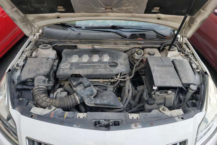 Used Buick Regal 2010 2.0L Expo Edition Engine Bay