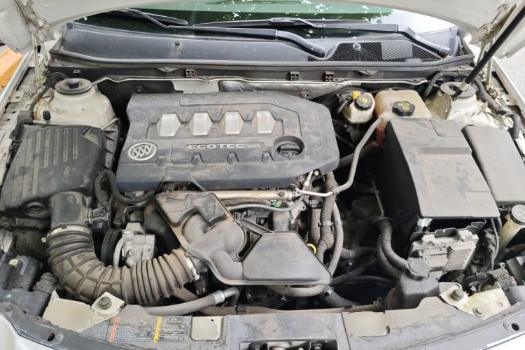 Used Buick Regal 2010 2.0L Expo Edition Engine Bay