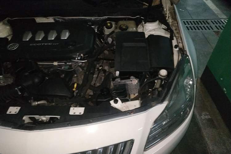 Used Buick Regal 2010 2.0L Expo Edition Engine Bay Left